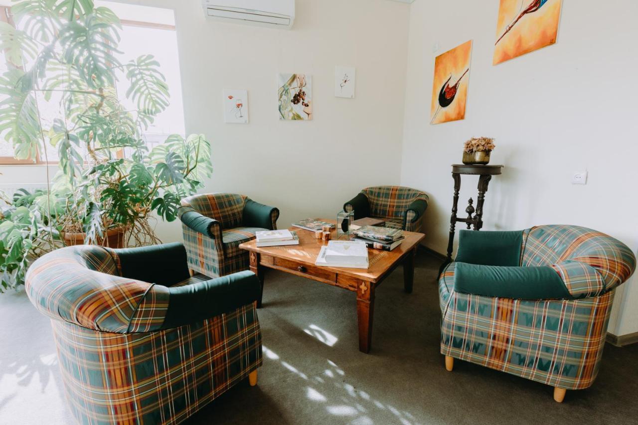 Hotel & Wine Cellar Arge Телави Екстериор снимка