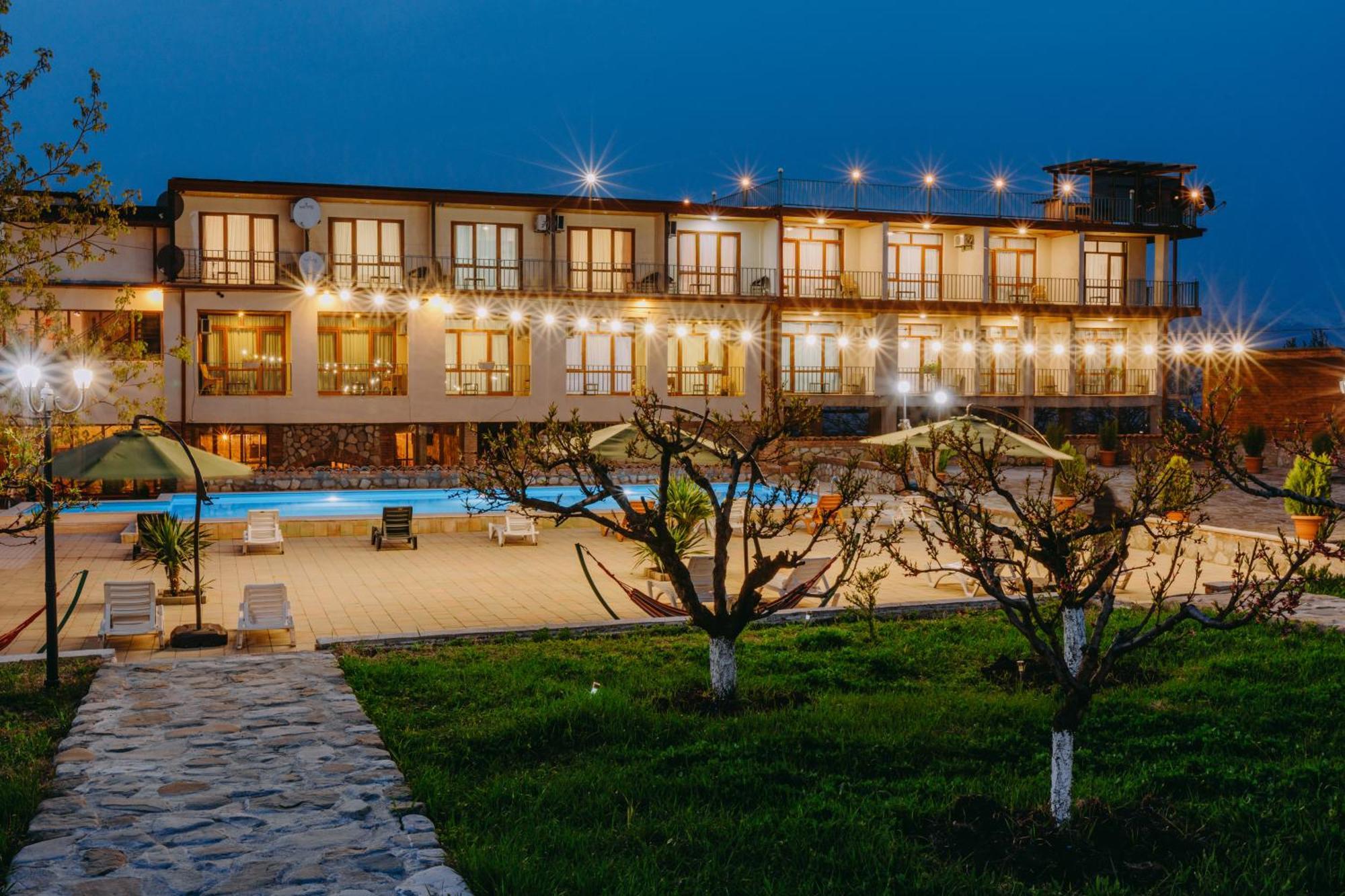 Hotel & Wine Cellar Arge Телави Екстериор снимка